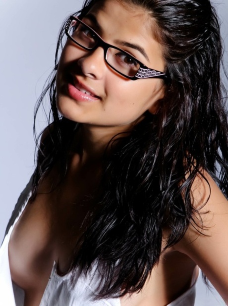 Native American Porn Stars Glasses - Swathi Naidu Indian Porn Star & Nude Photos - AnalPics.com